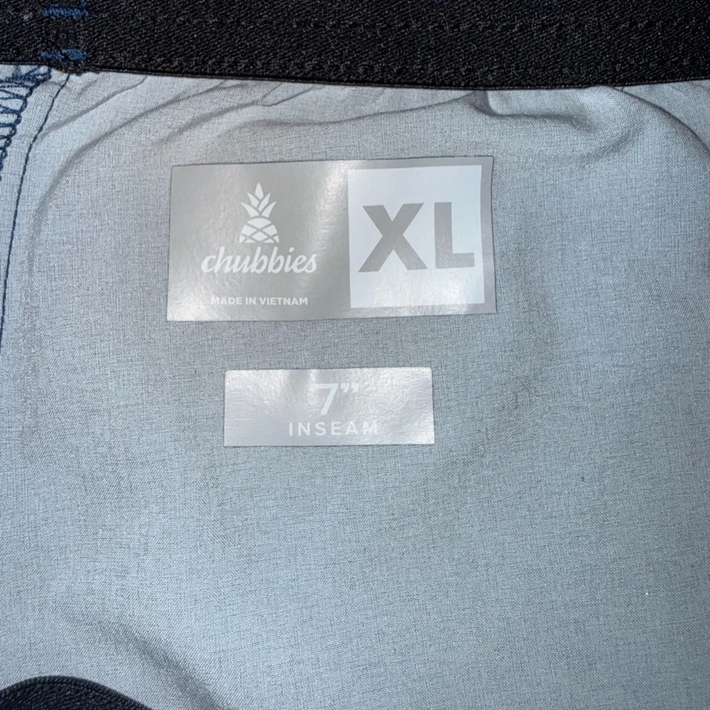 Chubbies Men’s XL 7” Linerless Shorts Navy Shark Print Elastic Waist